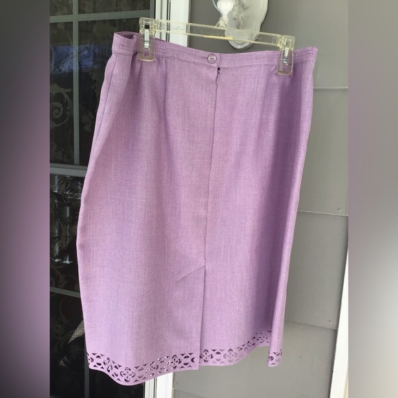 Alfred Dunner Women's Lavender button Waist Straight Skirt Size 16 NWOT - Picture 8 of 16